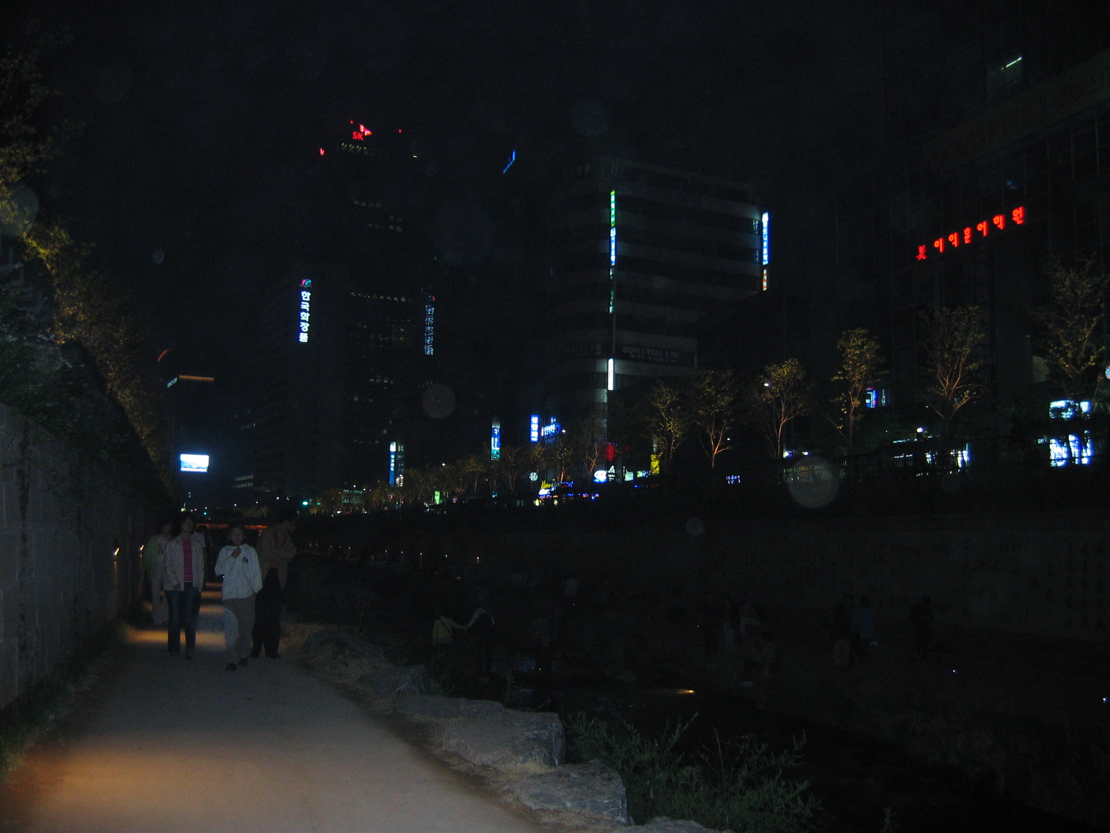 2006-04-30 오후 8-47-16-청계천-041.JPG