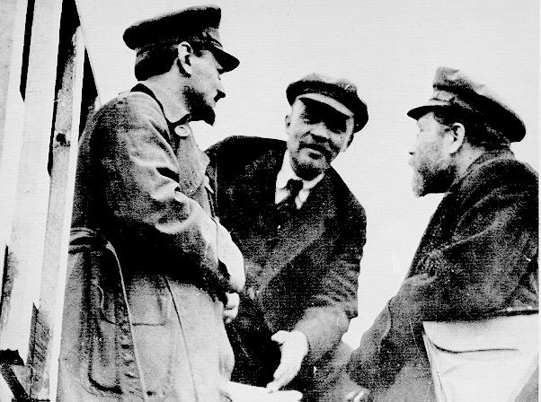 Trotsky y lenin.jpg
