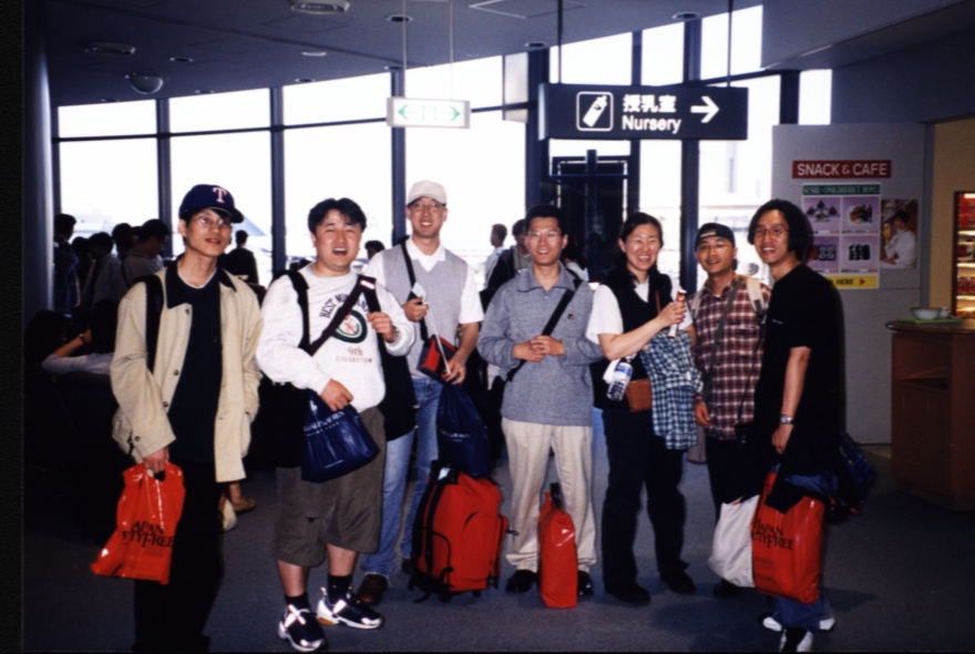 2)미국방문사진002_나리따공항_보따리상들.jpg