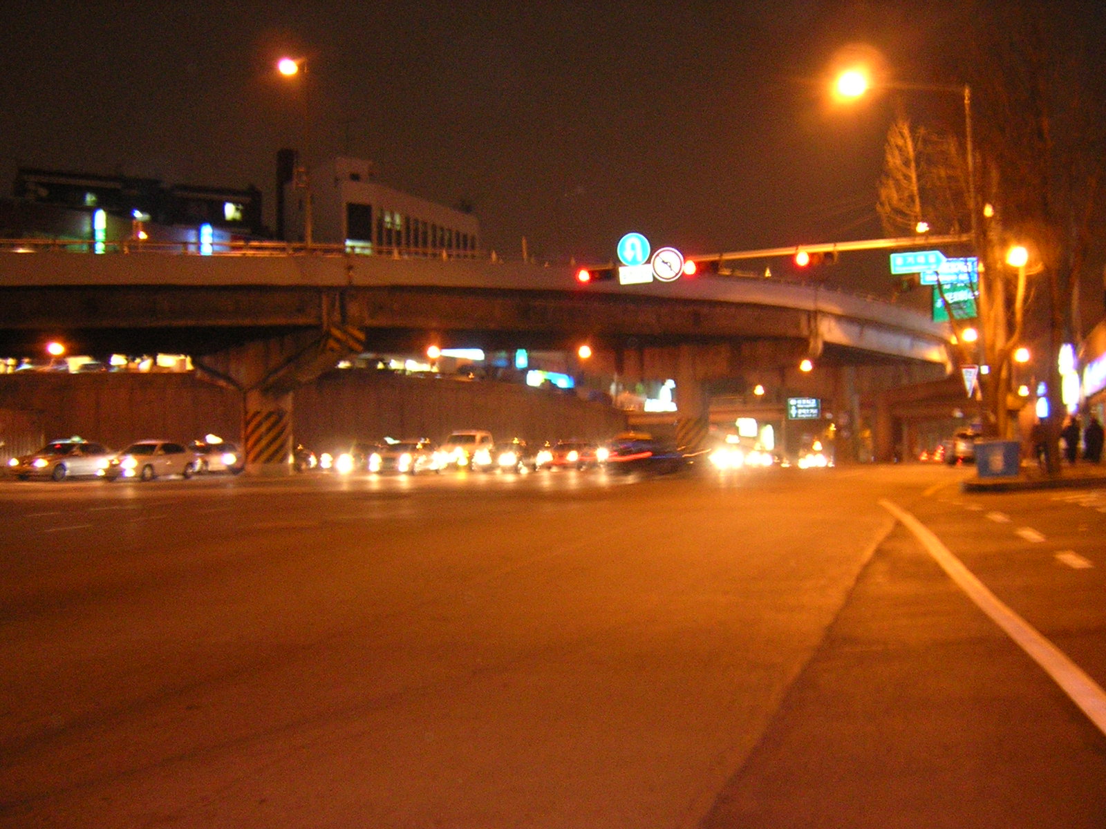 seoul_street_0.jpg