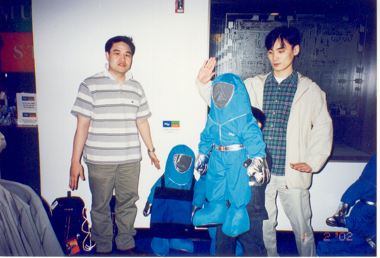 2)미국방문사진002_인텔박물관에서시형과함께_덤앤더머.jpg